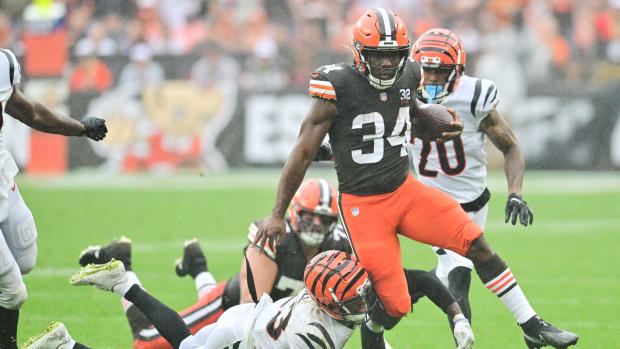 Sep 10, 2023; Cleveland, Ohio, USA; Cleveland Browns running back Jerome Ford (34) runs with the ball during the second half against the Cincinnati Bengals at Cleveland Browns Stadium. Mandatory Credit: Ken Blaze-USA TODAY Sports