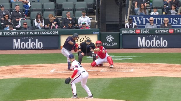 Dylan Cease throws a pitch that freezes the batter