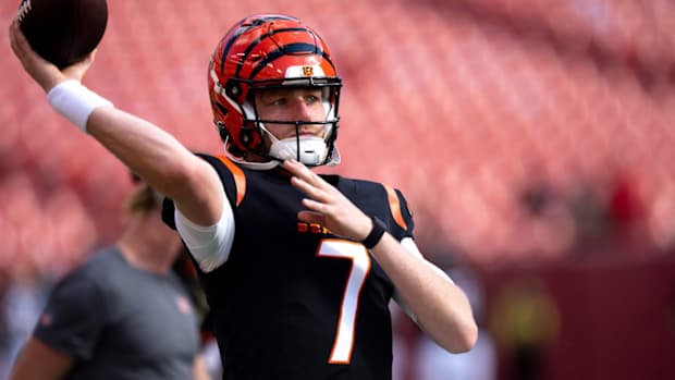 Cincinnati Bengals quarterback Reid Sinnett (7) warms up before the NFL preseason week 3 game between the Cincinnati Bengals and the Washington Commanders at FedEx Field in Landover, M.D., on Saturday, Aug. 26, 2023.