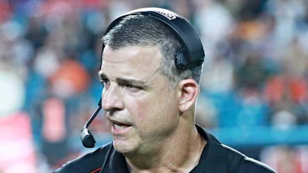 Mario Cristobal Profile Sideline 1920