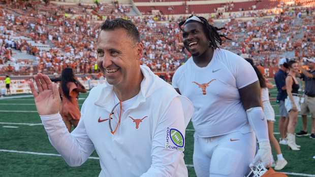 steve sarkisian t'vondre sweat 432