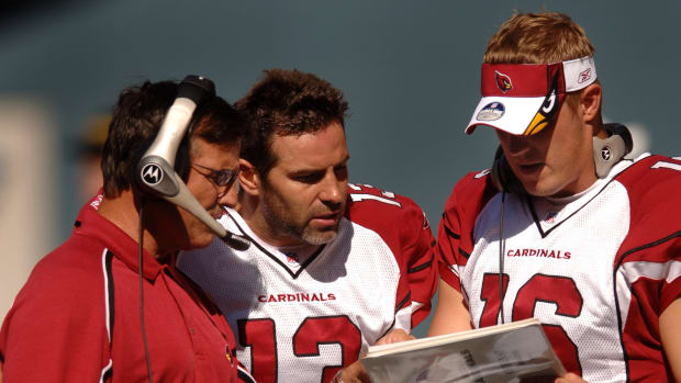 Cardinals quarterback Kurt Warner and Josh McCown during Arizona's 37-12 loss to the Seahawks on Sept. 25, 2005.