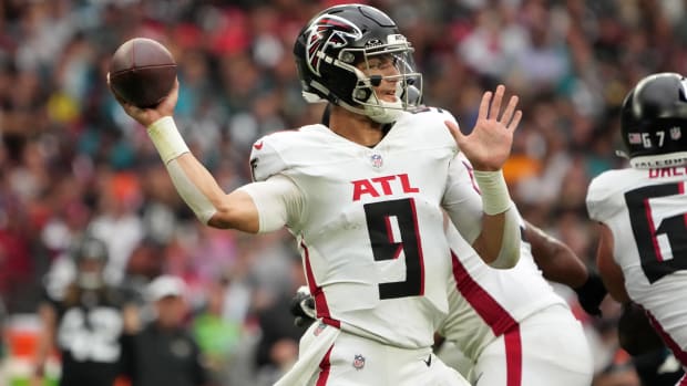 Falcons quarterback Desmond Ridder throws a pass in a game vs. the Jaguars.