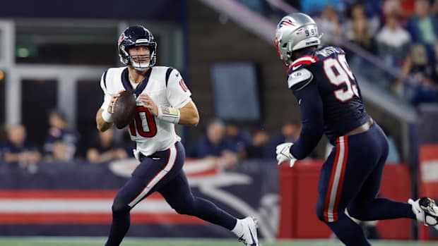 Patriots - Keion White Texans1