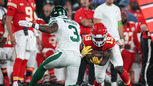 Jets' safety Jordan Whitehead (3) tackles Chiefs' WR Kadarius Toney (19)