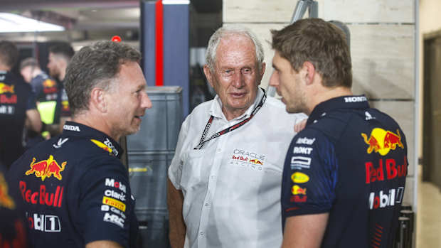 Christian Horner, Helmut Marko y Max Verstappen durante el GP de Qatar