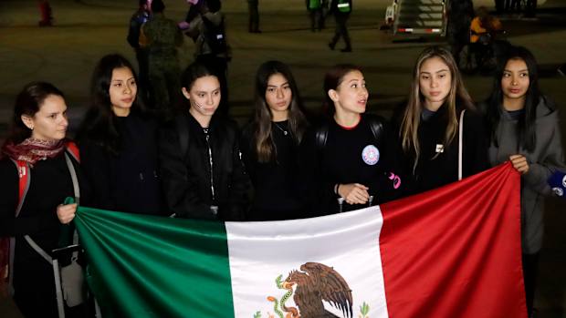 Equipo de gimnastas rítmicas mexicanas repatriadas de Israel