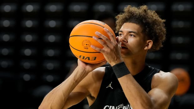 Cincinnati Bearcats guard Dan Skillings Jr. (0) shoots during a preseason practice at Fifth Third Arena in Cincinnati on Tuesday, Oct. 3, 2023.