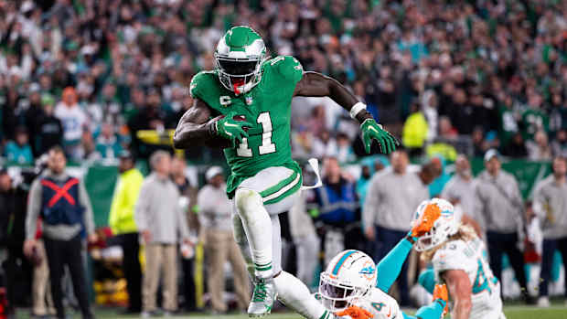 aj brown kelly green dolphins  43