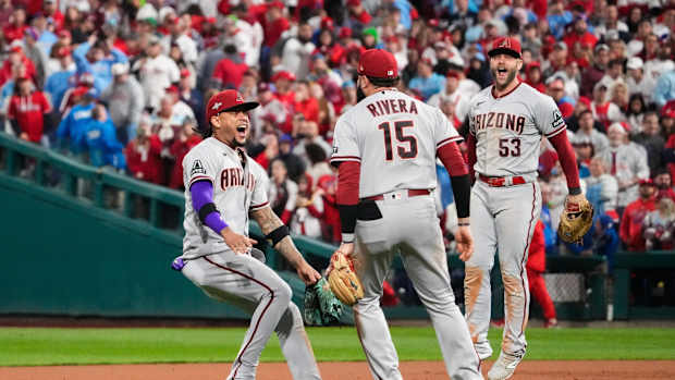 Arizona avanzó a la Serie Mundial al derrotar a Philadelphia en siete juegos
