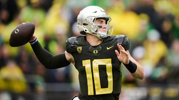 Oregon quarterback Bo Nix