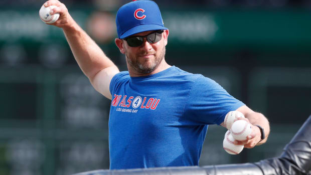 Aug 26, 2023; Pittsburgh, Pennsylvania, USA; Chicago Cubs bench coach Andy Green (29) throws batting practice before a game against the Pittsburgh Pirates at PNC Park. Mandatory Credit: Charles LeClaire-USA TODAY Sports