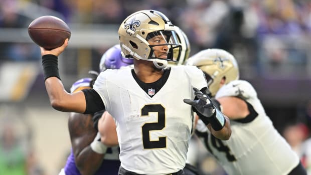 Saints quarterback Jameis Winston passes during New Orleans's 27-19 loss to the Vikings on Nov. 12, 2023.