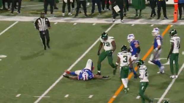 Bills’ Dion Dawkins flopped after contact with Jets’ Micheal Clemons