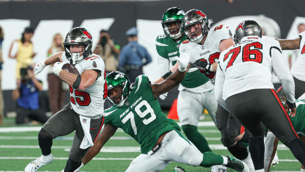 Jets' DT Tanzel Smart (79) in an NFL Preseason game vs. Tampa Bay