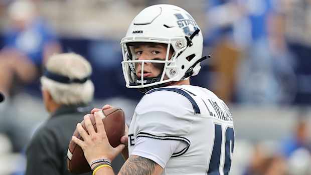 Utah State QB Levi Williams