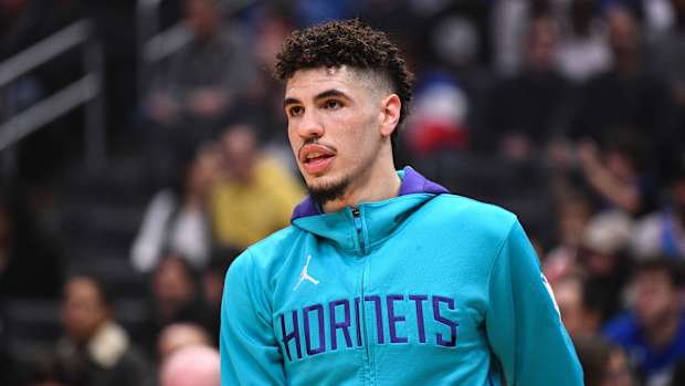 LaMelo Ball, de los Hornets de Charlotte,