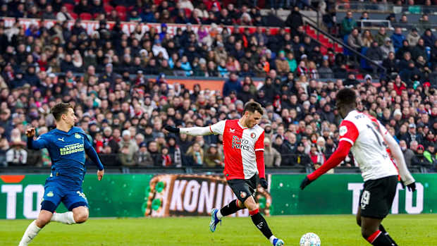 El delantero Santiago Giménez
