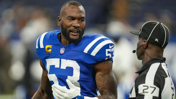 Colts linebacker Shaquille Leonard speaks to an official before his team’s game against the Saints.