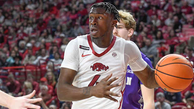 Razorbacks Davonte Davis against Furman on Monda night