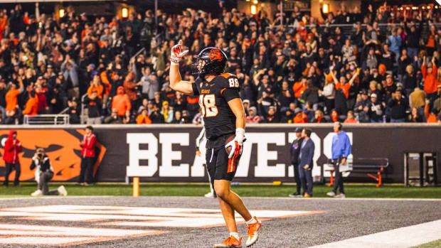 Oregon State TE Jack Velling celebrates a touchdown reception.