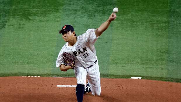 Japan starting pitcher Shota Imanaga pitches against the USA in the first inning at LoanDepot Park. (2023)