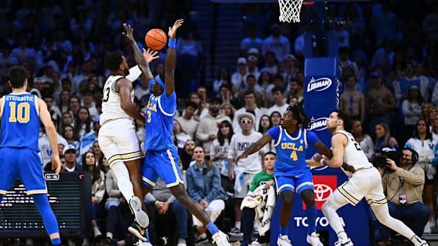 Villanova Wildcats forward Eric Dixon UCLA Bruins men's basketball Adem Bona Will McClendon Lazar Stefanovic