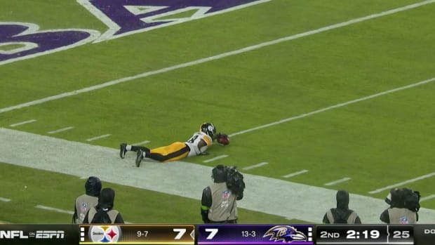 Pittsburgh's Godwin Igwebuike made an incredible special teams play against the Ravens.