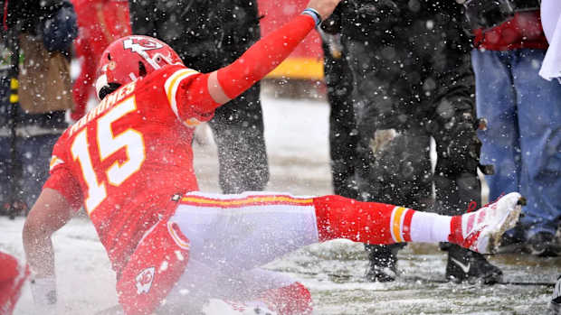 Mahomes in the snow