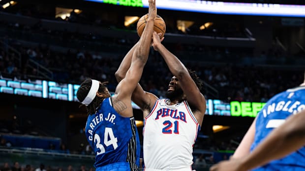 Joel Embiid 76ers Wendell Carter Jr.