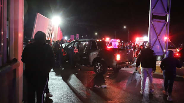 Atropellamiento masivo en Torreón deja como saldo una aficionada de Rayados fallecida y cuatro heridos de gravedad