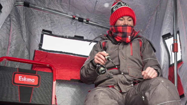 hero_scheels_ice-fishing_shelter