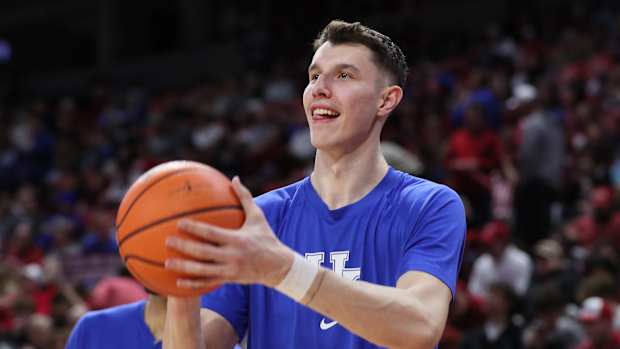 Jan 27, 2024; Fayetteville, Arkansas, USA; Kentucky Wildcats forward Zvonimir Ivisic warms up prior to the game against the Arkansas Razorbacks at Bud Walton Arena. Mandatory Credit: Nelson Chenault-USA TODAY Sports
