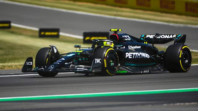 Mercedes - Lewis Hamilton