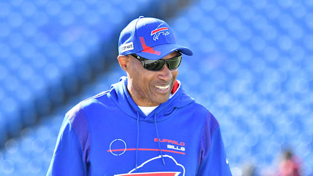leslie frazier 22