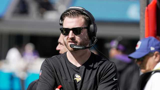 Minnesota Vikings quarterbacks coach Andrew Janocko on the sidelines.