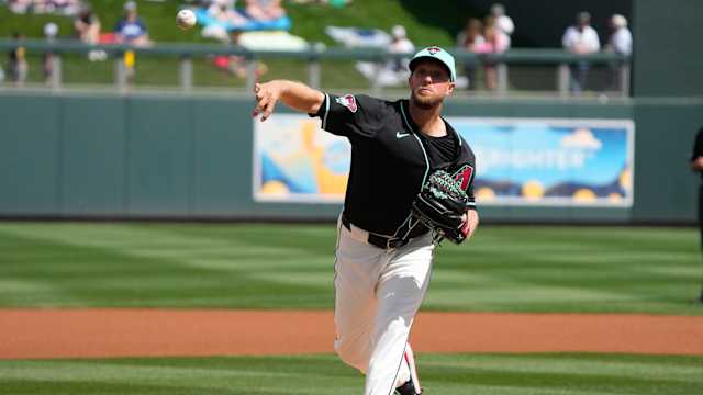 Merrill Kelly pitches against Cubs March 8, 2024
