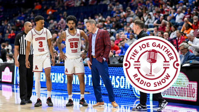 Mar 15, 2024; Nashville, TN, USA; Alabama Crimson Tide head coach Nate Oats talks with guard Rylan Griffen (3) and cc35 during a time out against the Florida Gators during the second half at Bridgestone Arena. Mandatory Credit: Steve Roberts-USA TODAY Sports