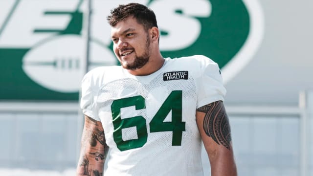 Jets' OL Chris Glaser (64)