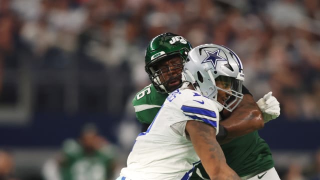 Jets' LT Duane Brown (76) in a Week 2 road game against the Cowboys
