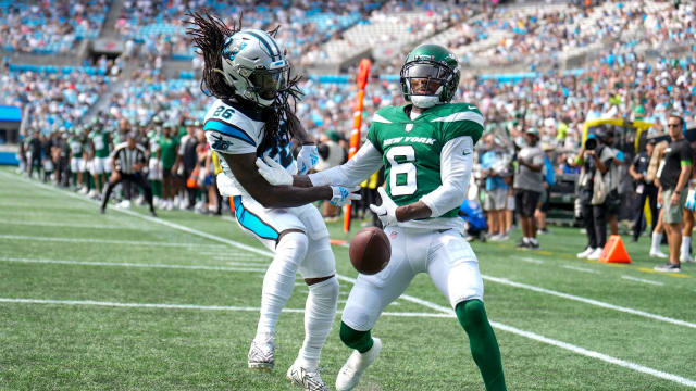 Jets' WR Mecole Hardman (6) in an NFL Preseason game against the Panthers