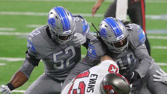Detroit Lions Jalen Reeves-Maybin tackles Tampa Bay Mike Evans