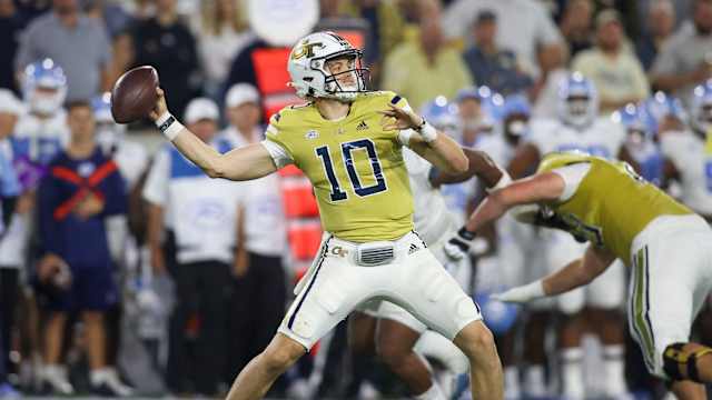 Haynes King throwing a pass vs North Carolina