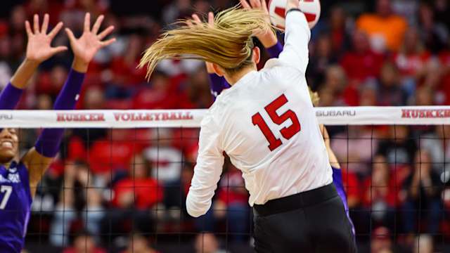 12_Andi Jackson_VB vs Northwestern 1106