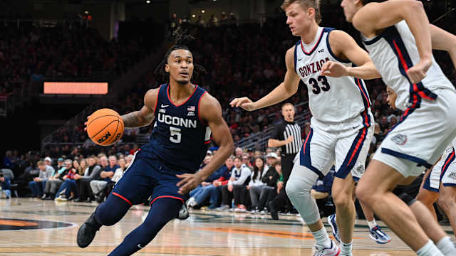 Gonzaga Bulldogs UConn Huskies56