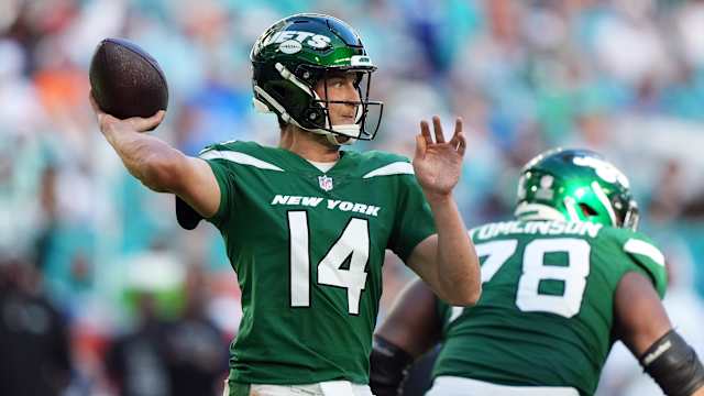 Jets' QB Trevor Siemian (14)