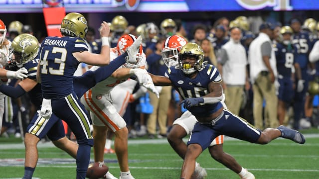Georgia Tech defensive end Noah Collins