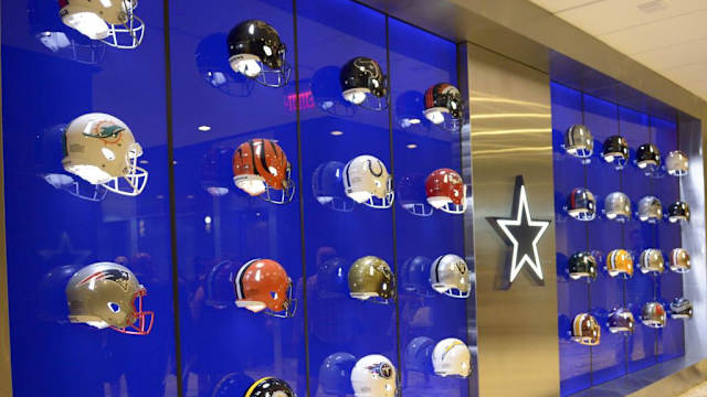 cowboys helmet wall 