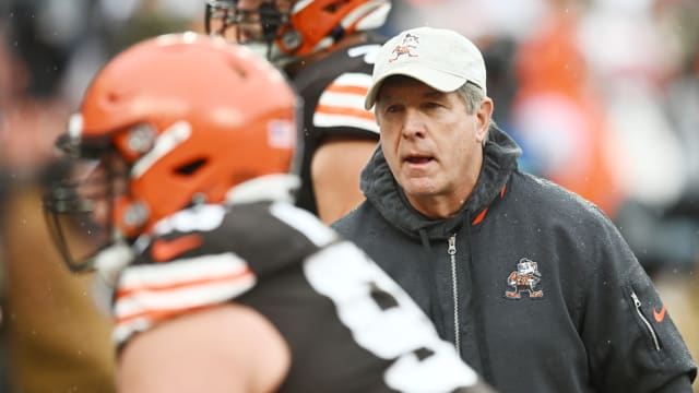 Dec 17, 2023; Cleveland, Ohio, USA; Cleveland Browns offensive line coach Bill Callahan watches the offensive line warm up before the game between the Browns and the Chicago Bears at Cleveland Browns Stadium. Mandatory Credit: Ken Blaze-USA TODAY Sports