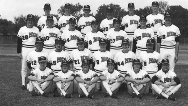McClennan Junior College team with Razorbacks coach Dave Van Horn